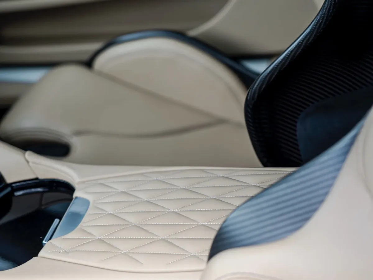 2023 Aston Martin DB12 4.0T 680HP V8 8AT,autocango,china used car exporter,china ev exporter,chinese used car exporter,chinese used ev exporter