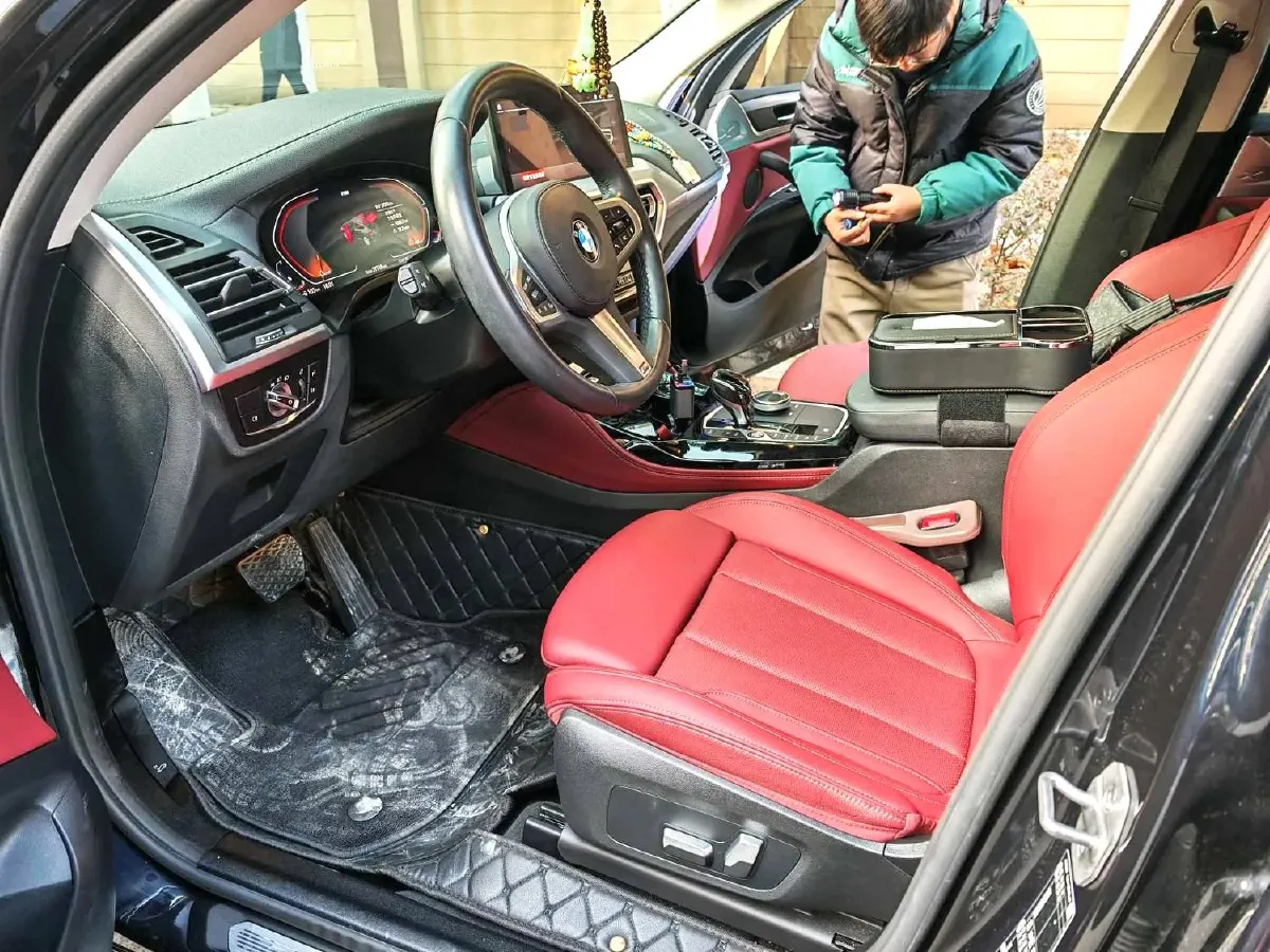 2022 BMW X4 2.0T 245HP L4 8AT,autocango,china used car exporter,china ev exporter,chinese used car exporter,chinese used ev exporter