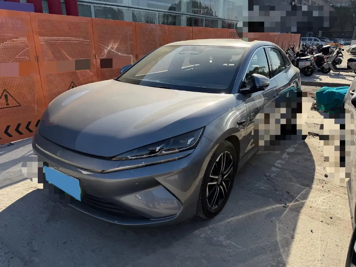 2025 BYD QinL BEV