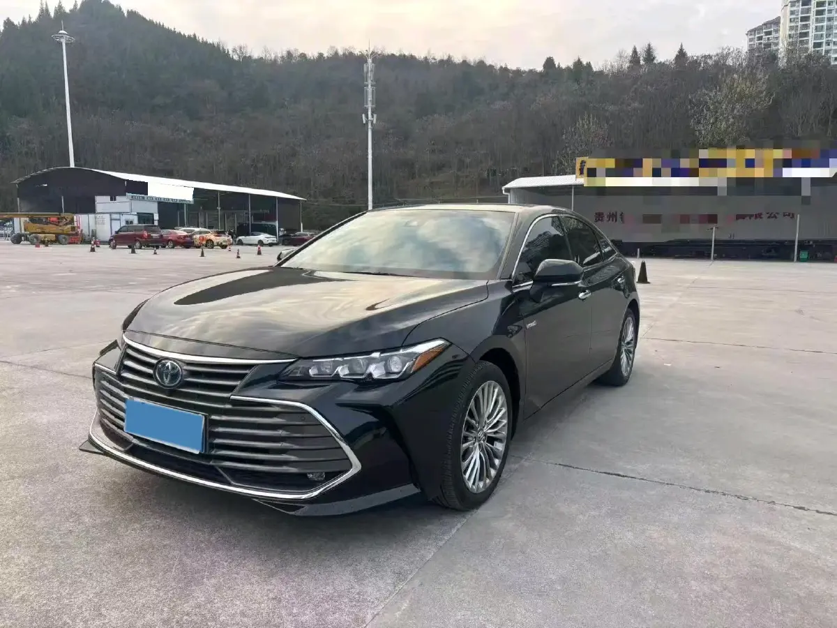 2019 Toyota Avalon 2.5L 178HP L4 E-CVT Hybrid