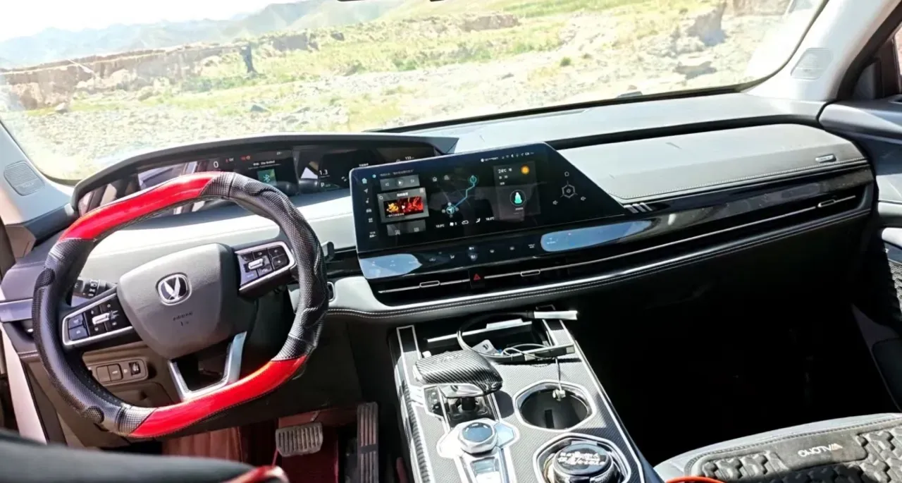 2021 ChangAn UNI-K 2.0T 233HP L4 8AT,autocango,china used car exporter,china ev exporter,chinese used car exporter,chinese used ev exporter