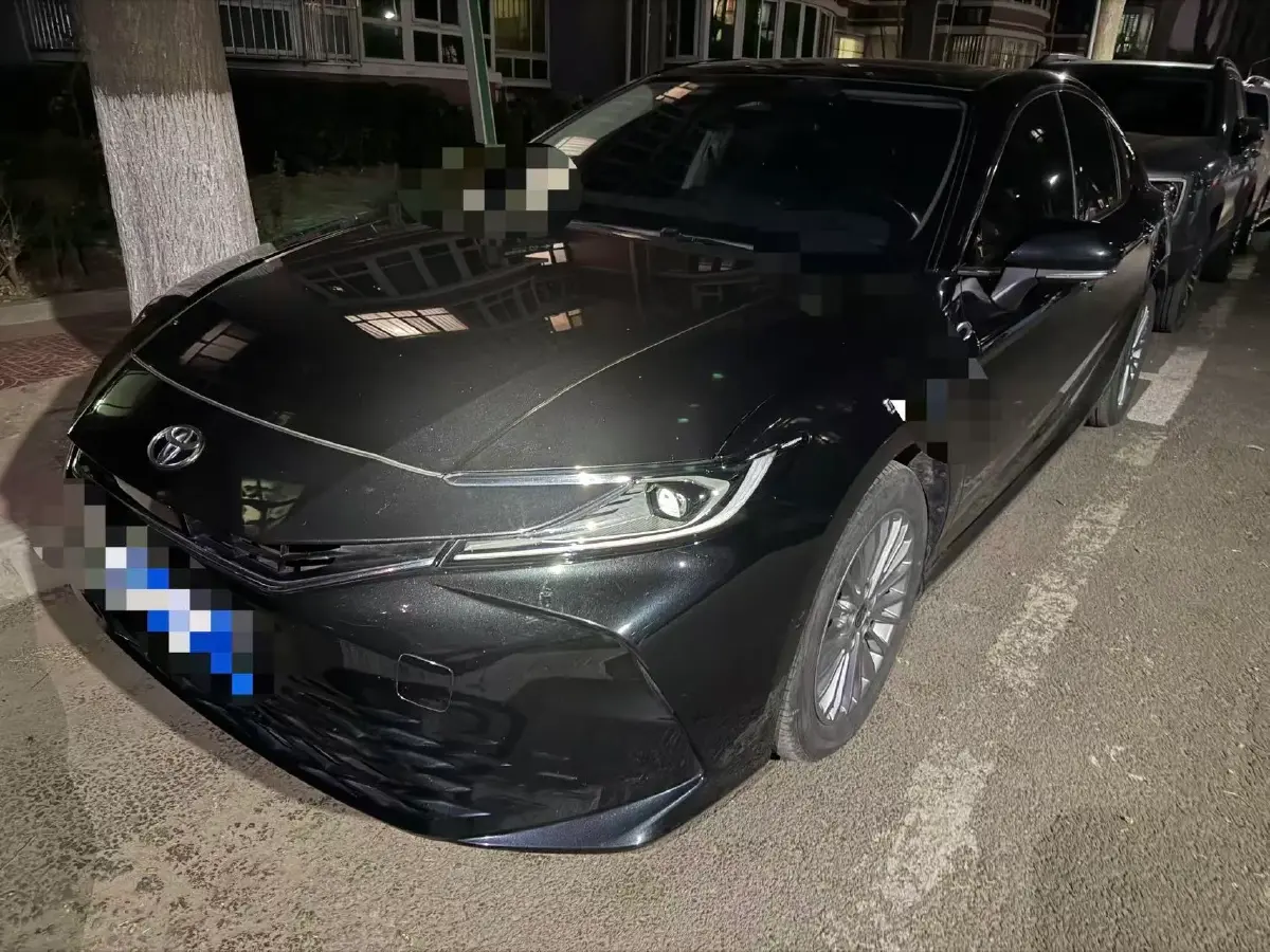 2024 Toyota Camry 2.0L 152HP L4 E-CVT Hybrid