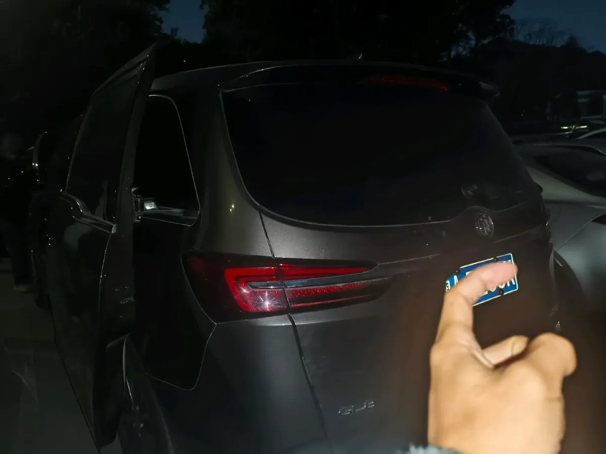 2023 Buick GL8 2.0T 237HP L4 9AT,autocango,china used car exporter,china ev exporter,chinese used car exporter,chinese used ev exporter