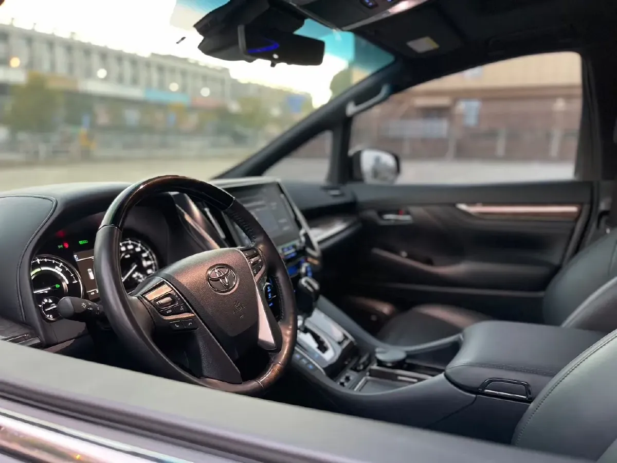 2023 Toyota Vellfire 2.5L 117HP L4 E-CVT Hybrid,autocango,china used car exporter,china ev exporter,chinese used car exporter,chinese used ev exporter