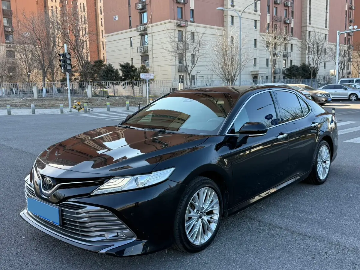 2018 Toyota Camry 2.5L 209HP L4 8AT