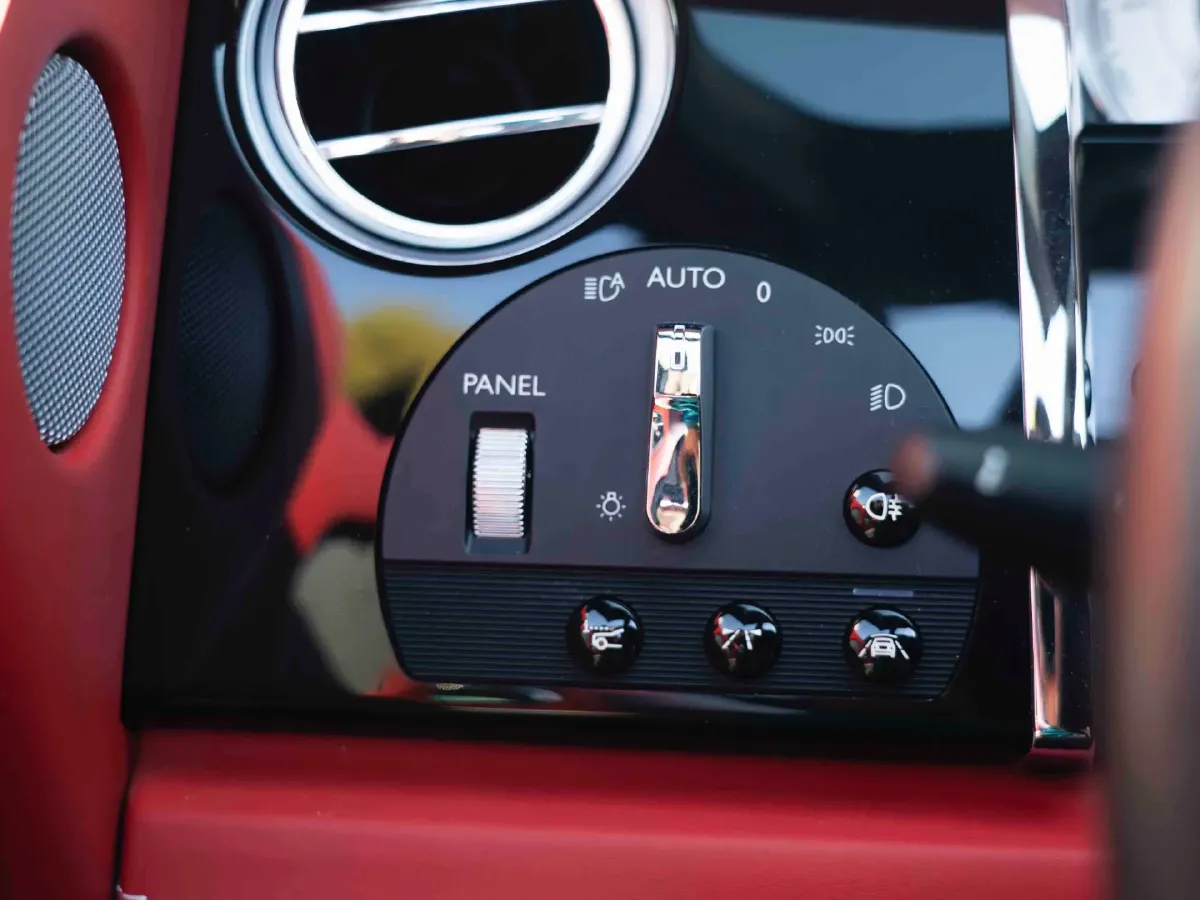 2018 Rolls-Royce Dawn 6.6T 571HP V12 8AT,autocango,china used car exporter,china ev exporter,chinese used car exporter,chinese used ev exporter