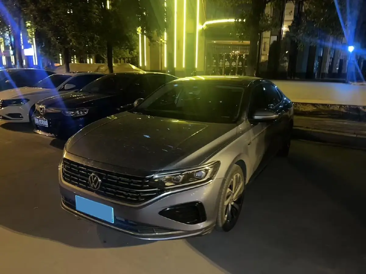 2021 Volkswagen Passat 2.0T 186HP L4 7DCT