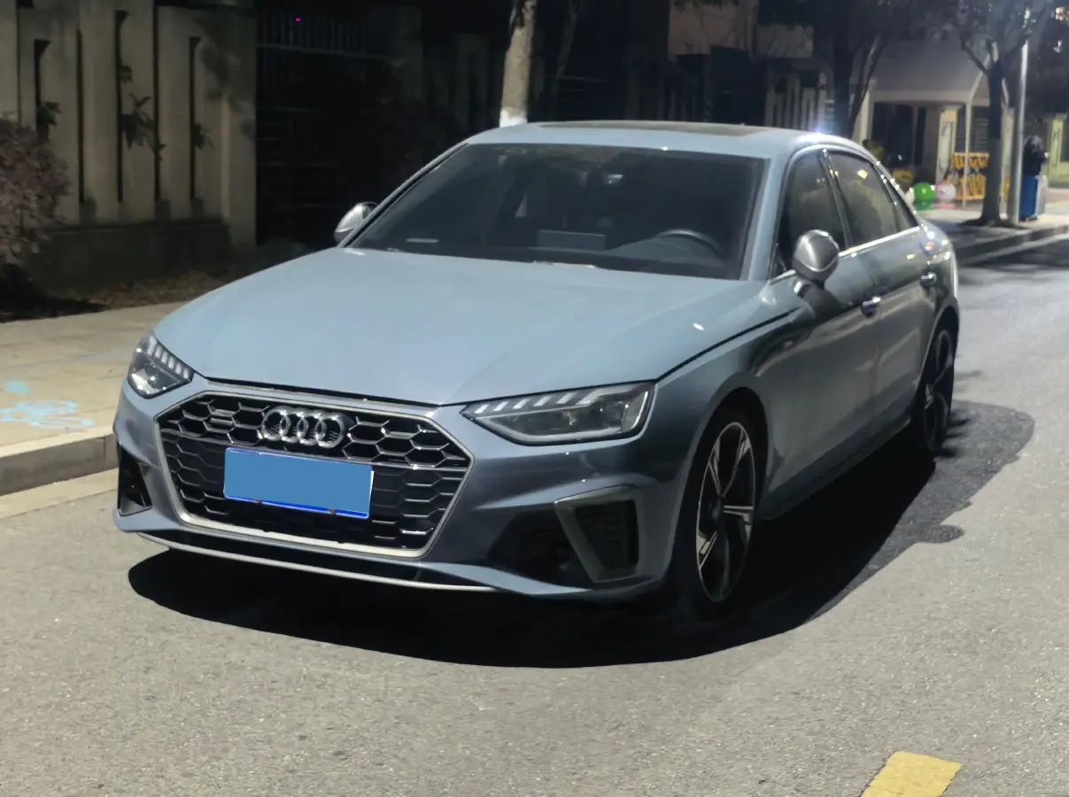 2022 Audi A4L 2.0T 190HP L4 7DCT