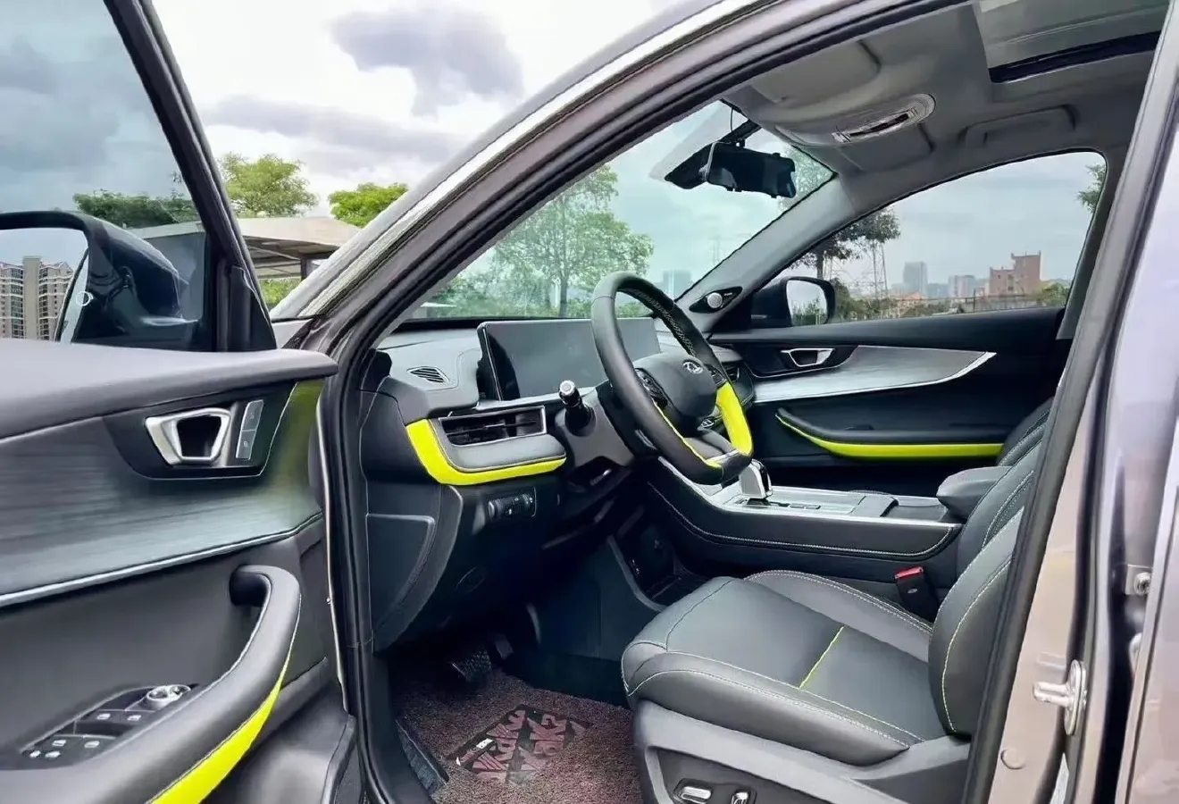 2022 Chery Tiggo 7 Plus 1.6T 197HP L4 7DCT,autocango,china used car exporter,china ev exporter,chinese used car exporter,chinese used ev exporter