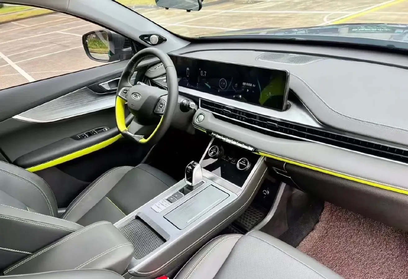 2022 Chery Tiggo 7 Plus 1.6T 197HP L4 7DCT,autocango,china used car exporter,china ev exporter,chinese used car exporter,chinese used ev exporter