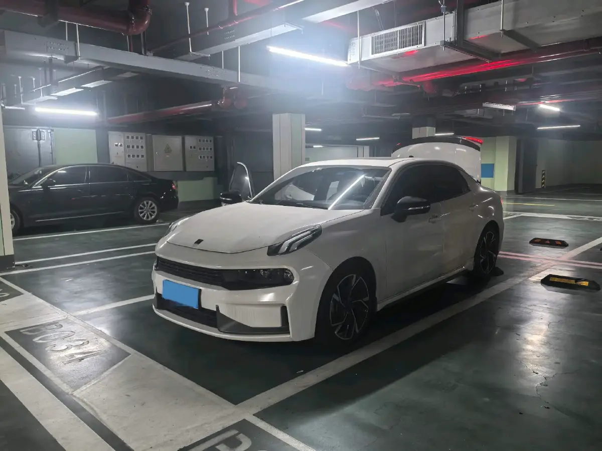 2019 LYNK&CO 03 2.0T 190HP L4 6AT