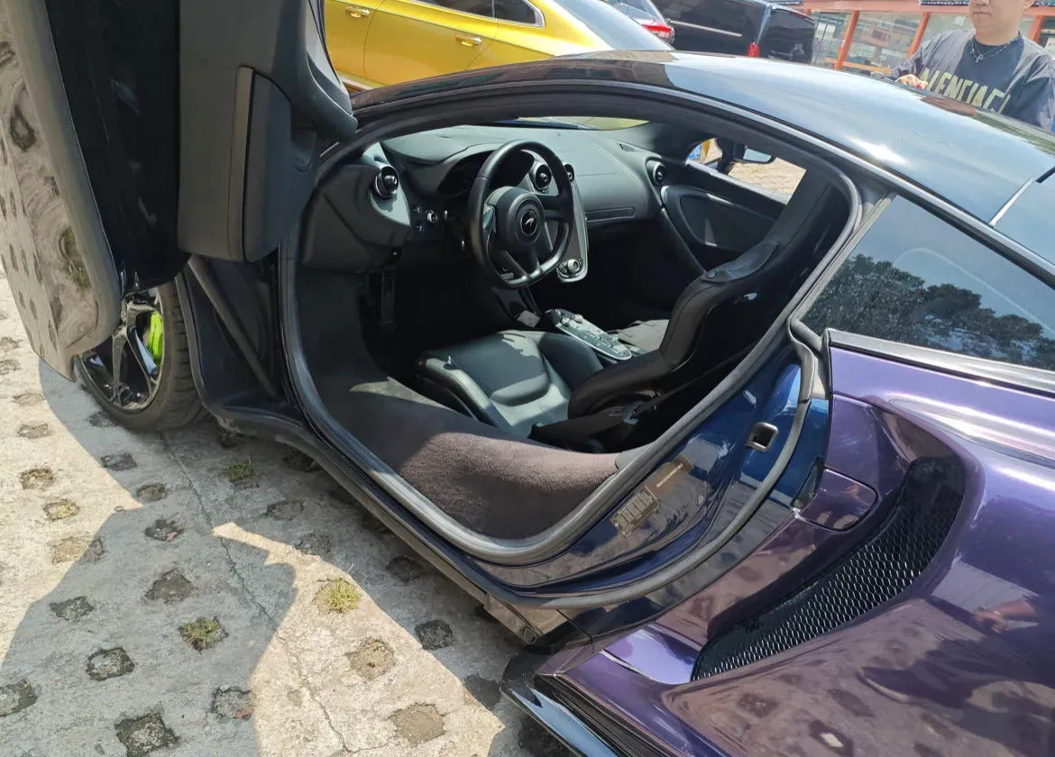 2022 McLaren GT 4.0T 620HP V8 7DCT,autocango,china used car exporter,china ev exporter,chinese used car exporter,chinese used ev exporter