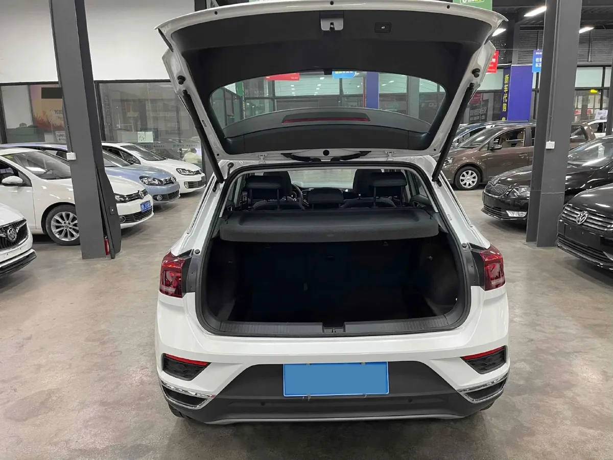 2021 Volkswagen T-Roc 1.4T 150HP L4 7DCT,autocango,china used car exporter,china ev exporter,chinese used car exporter,chinese used ev exporter