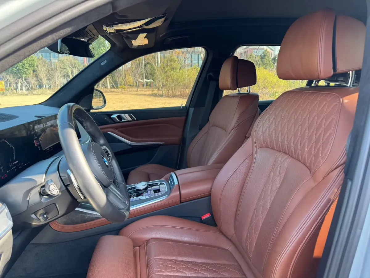 2023 BMW X7 3.0T 381HP L6 8AT,autocango,china used car exporter,china ev exporter,chinese used car exporter,chinese used ev exporter