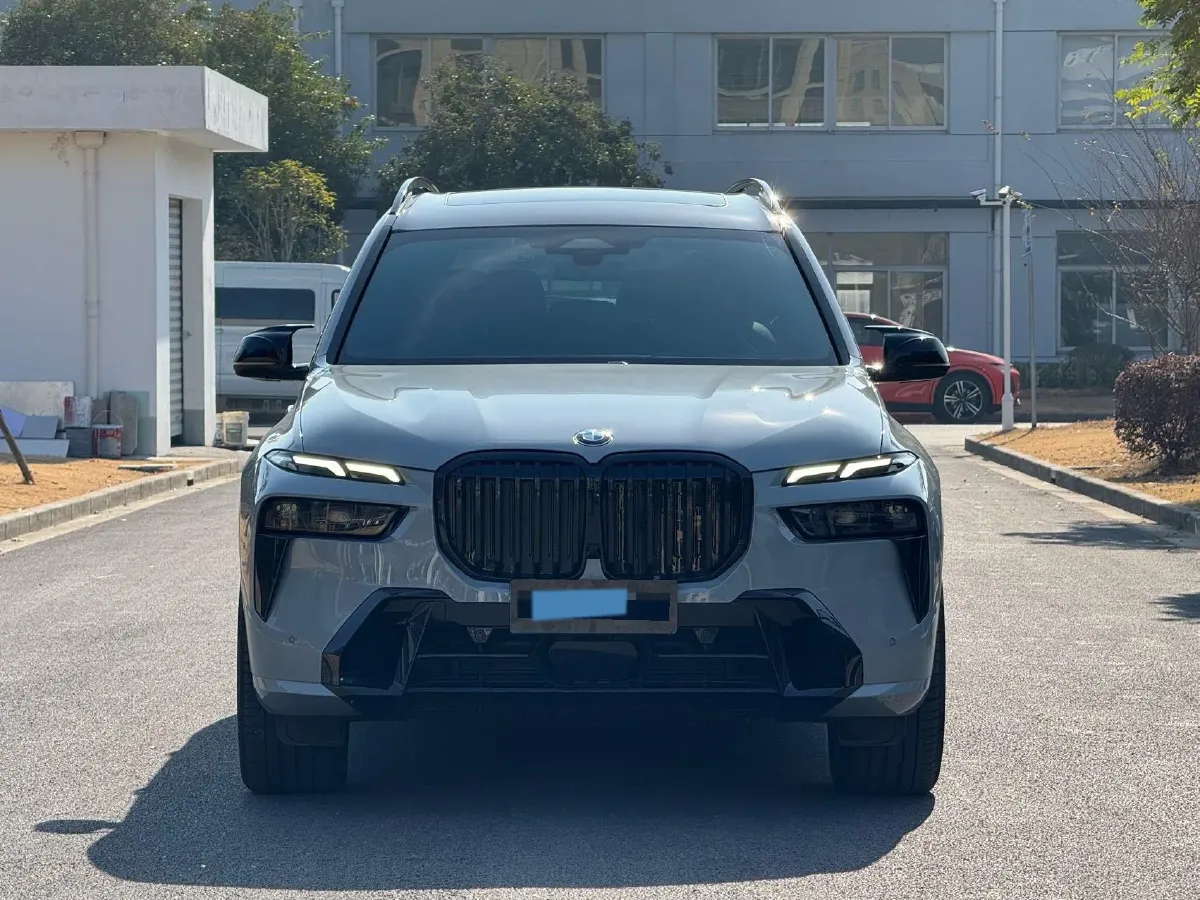 2023 BMW X7 3.0T 381HP L6 8AT,autocango,china used car exporter,china ev exporter,chinese used car exporter,chinese used ev exporter
