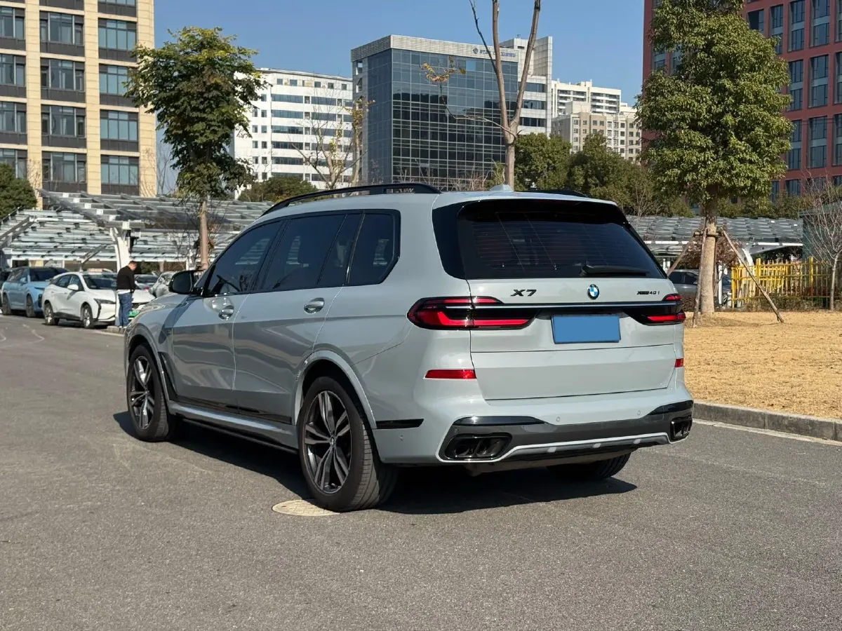 2023 BMW X7 3.0T 381HP L6 8AT,autocango,china used car exporter,china ev exporter,chinese used car exporter,chinese used ev exporter