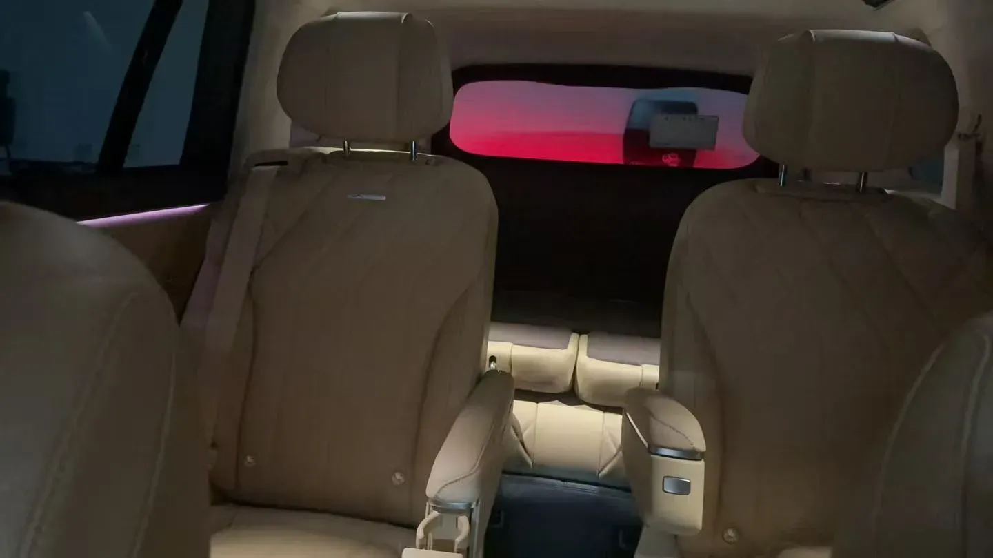 2025 AITO AITO M8 BEV,autocango,china used car exporter,china ev exporter,chinese used car exporter,chinese used ev exporter