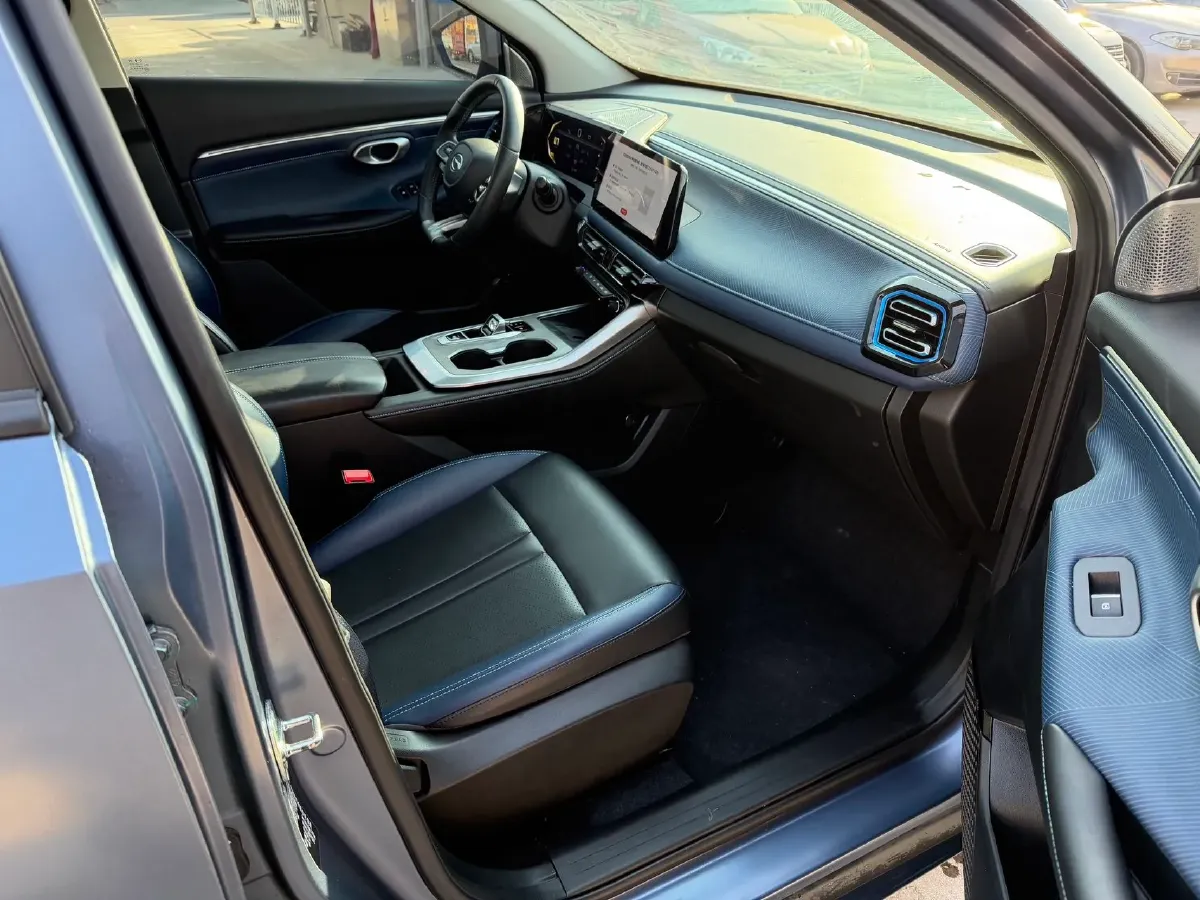 2023 GAC Trumpchi GS3 1.5T 177HP L4 7DCT,autocango,china used car exporter,china ev exporter,chinese used car exporter,chinese used ev exporter