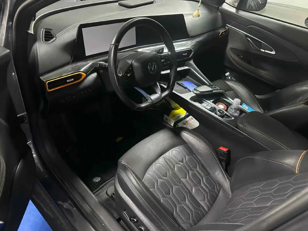 2022 ChangAn UNI-T 1.5T 188HP L4 7DCT,autocango,china used car exporter,china ev exporter,chinese used car exporter,chinese used ev exporter