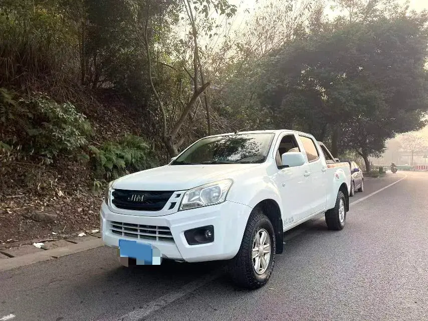 2018 Isuzu RE-MAX Jim 2.8T 116HP L4 5MT