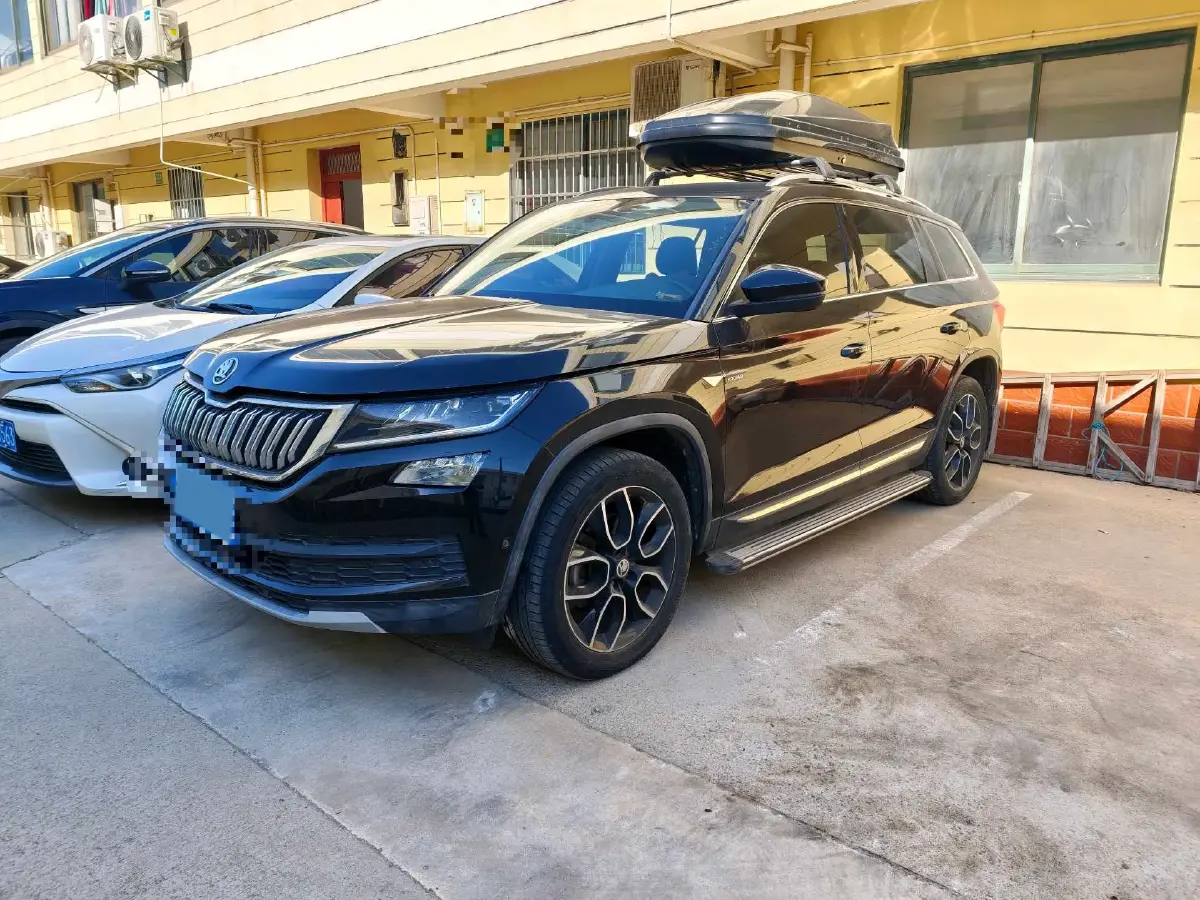 2019 Skoda Superb 2.0T 220HP L4 7DCT