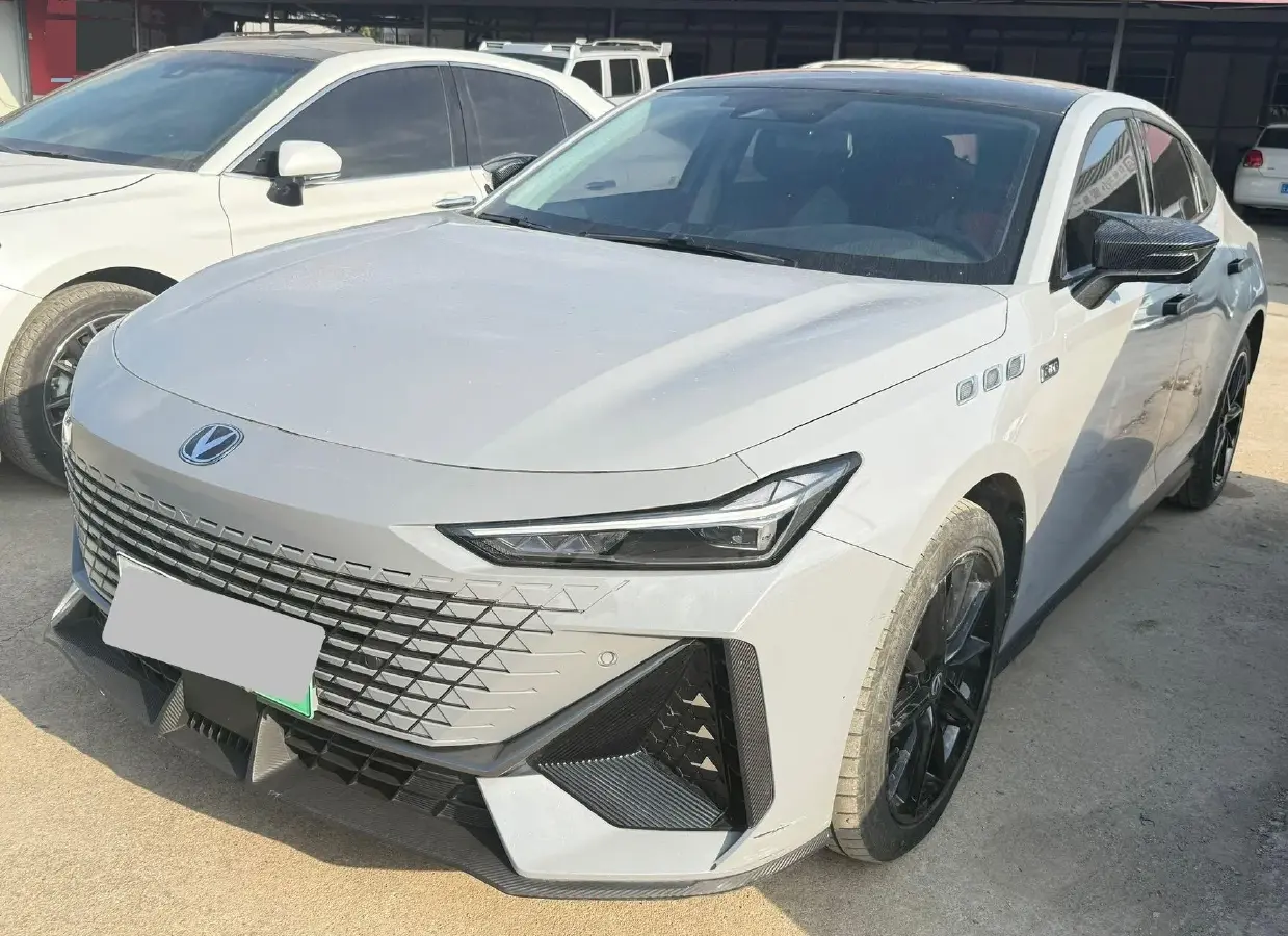 2023 ChangAn UNI-V iDD 1.5T 170HP L4 6TCT PHEV 18.4KWH