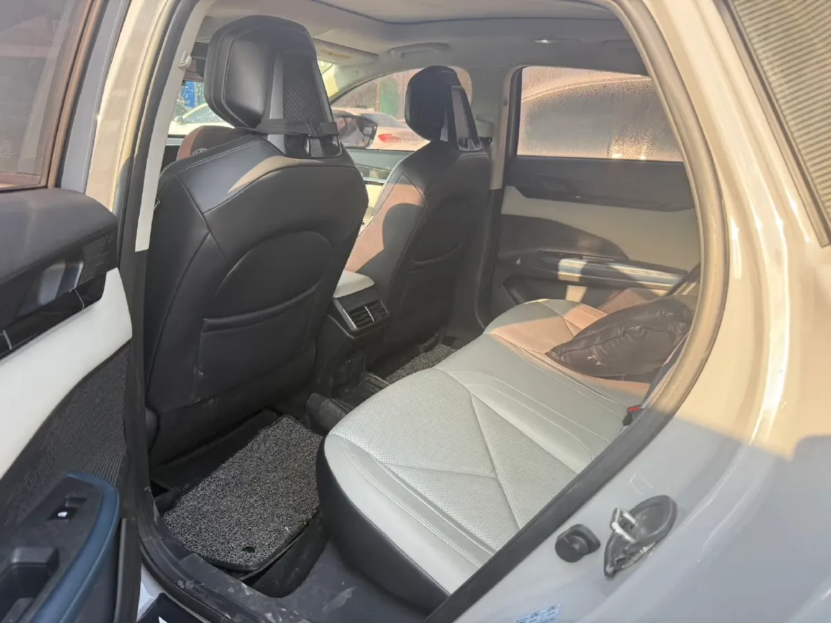 2023 ChangAn UNI-V iDD 1.5T 170HP L4 6TCT PHEV 18.4KWH,autocango,china used car exporter,china ev exporter,chinese used car exporter,chinese used ev exporter