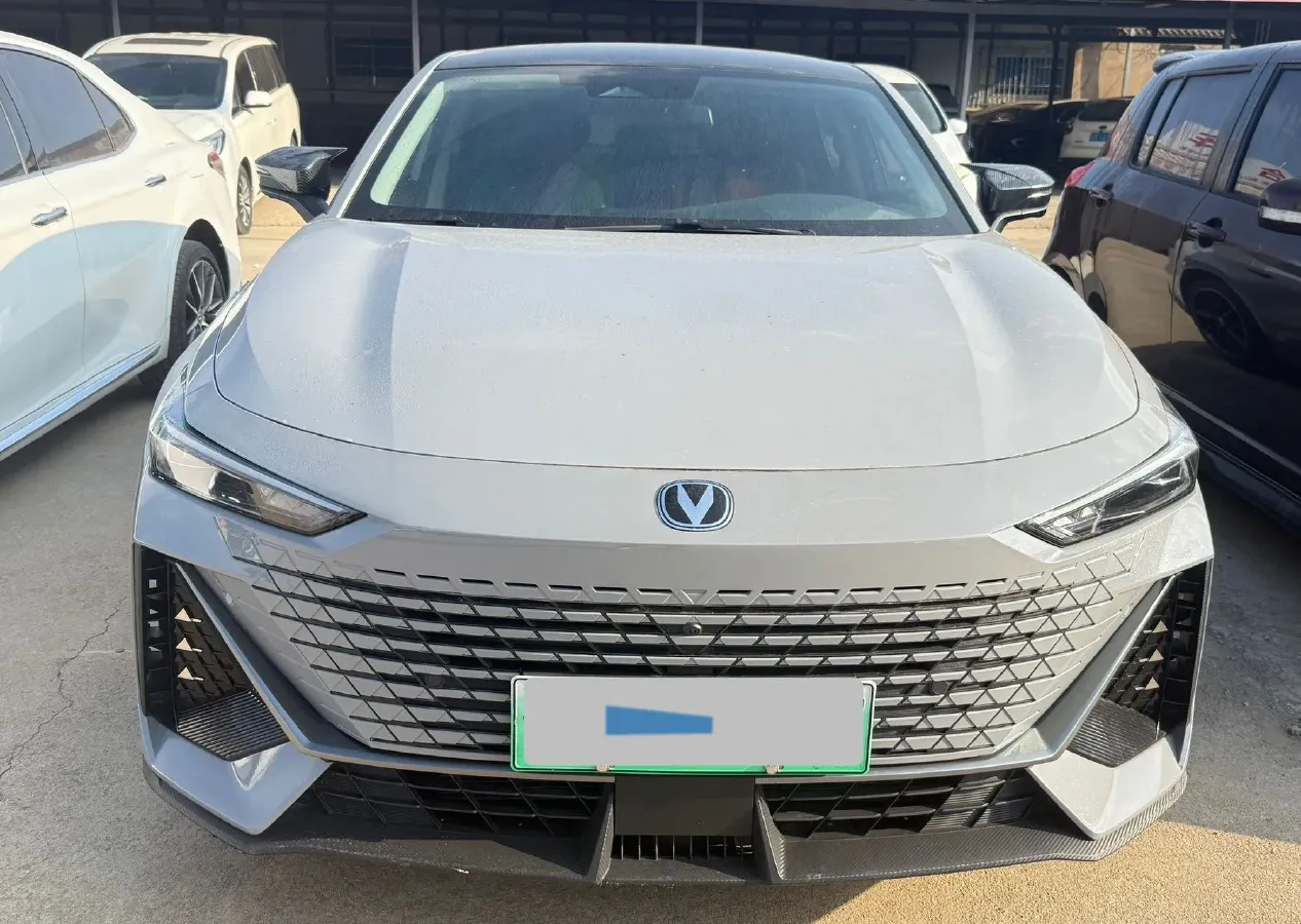 2023 ChangAn UNI-V iDD 1.5T 170HP L4 6TCT PHEV 18.4KWH,autocango,china used car exporter,china ev exporter,chinese used car exporter,chinese used ev exporter