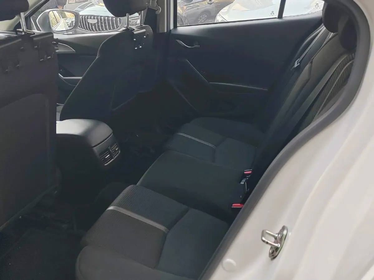 2017 Mazda 3 Axela 1.5L 117HP L4 6AT,autocango,china used car exporter,china ev exporter,chinese used car exporter,chinese used ev exporter