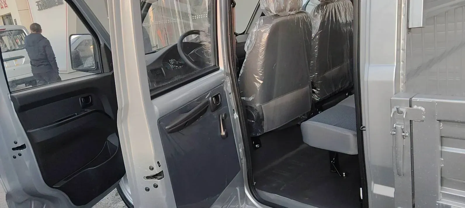 2024 WuLing BinGuoPLUS BEV 31.9KWH,autocango,china used car exporter,china ev exporter,chinese used car exporter,chinese used ev exporter