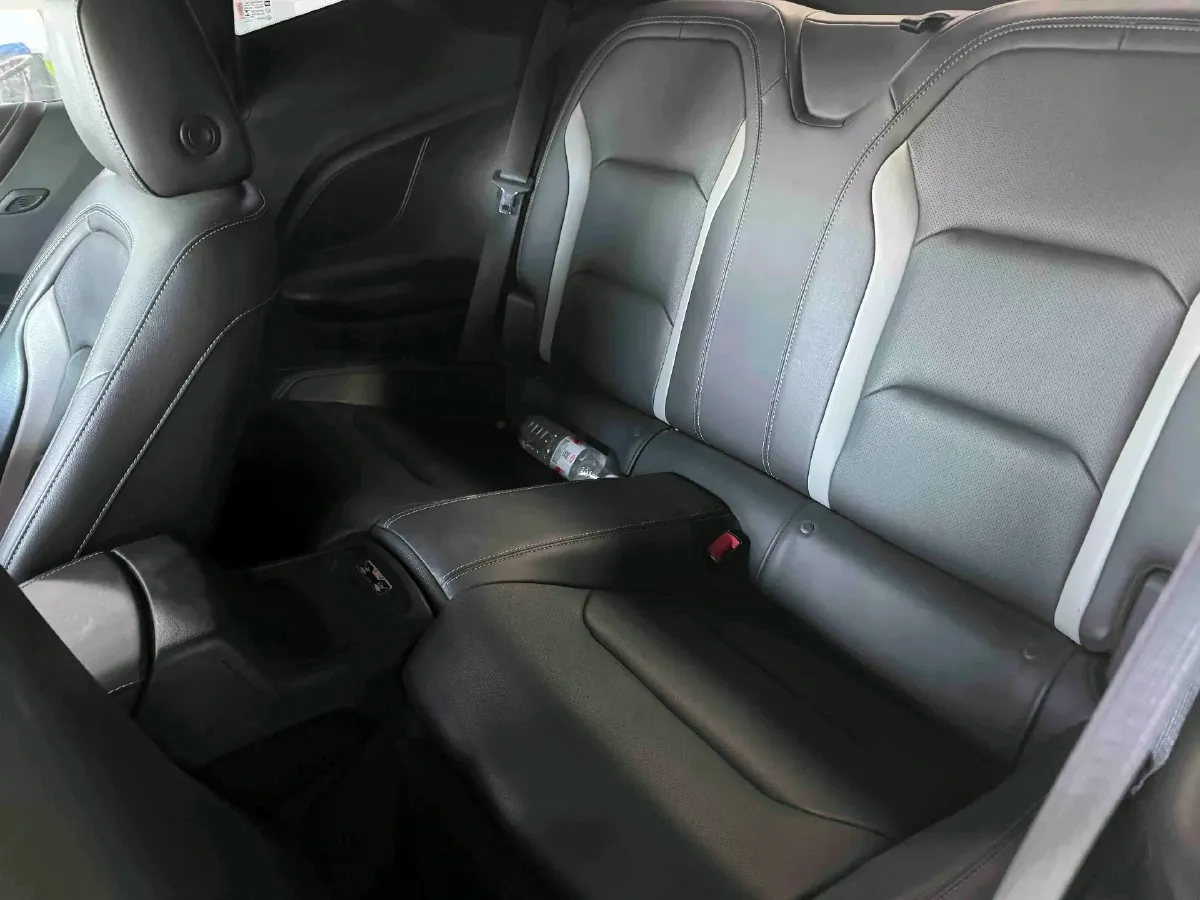 2017 Chevrolet Camaro 2.0T 275HP L4 8AT,autocango,china used car exporter,china ev exporter,chinese used car exporter,chinese used ev exporter