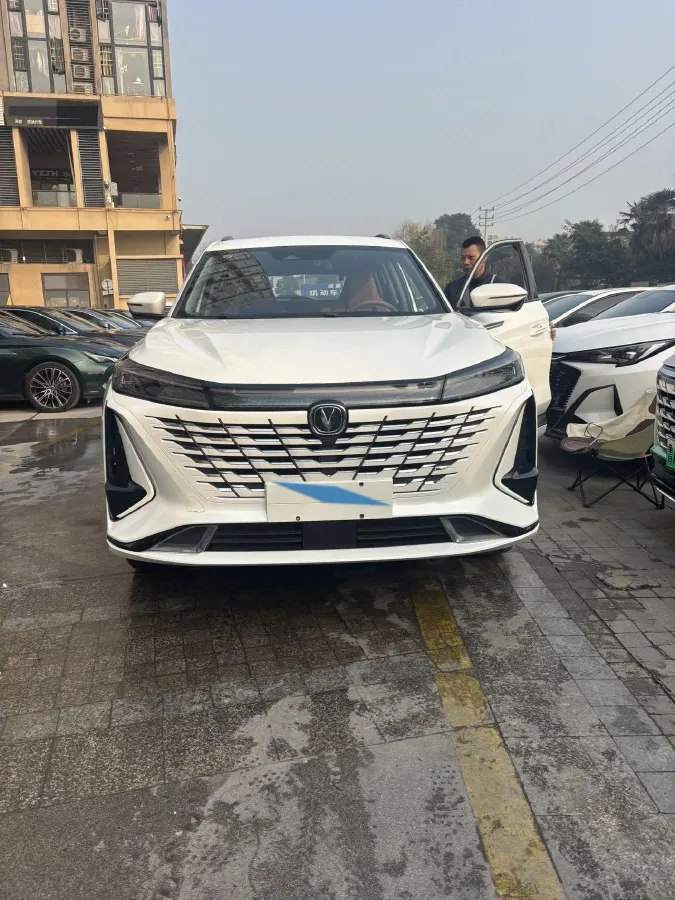 2023 ChangAn CS75 Plus 1.5T 188HP L4 8AT,autocango,china used car exporter,china ev exporter,chinese used car exporter,chinese used ev exporter