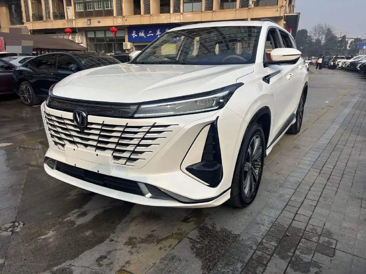 2023 ChangAn CS75 Plus 1.5T 188HP L4 8AT,autocango,china used car exporter,china ev exporter,chinese used car exporter,chinese used ev exporter