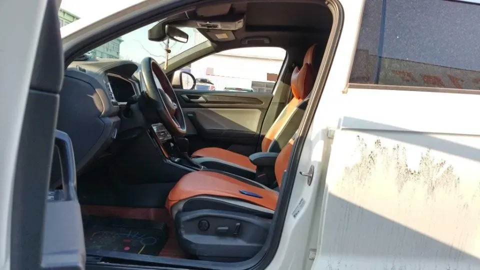 2023 Volkswagen T-Roc 1.5T 160HP L4 7DCT,autocango,china used car exporter,china ev exporter,chinese used car exporter,chinese used ev exporter