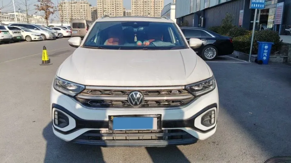 2023 Volkswagen T-Roc 1.5T 160HP L4 7DCT,autocango,china used car exporter,china ev exporter,chinese used car exporter,chinese used ev exporter
