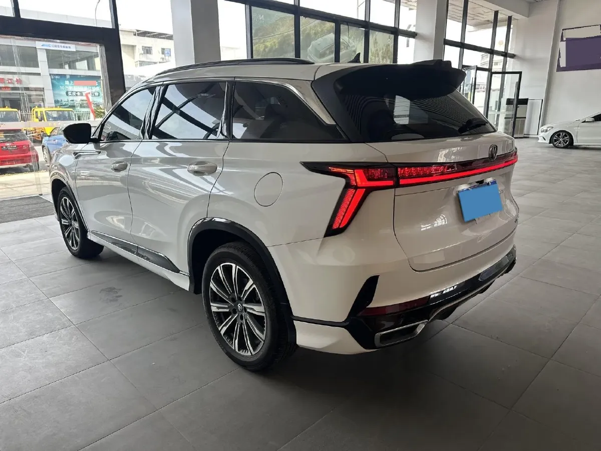 2023 ChangAn CS75 Plus 2.0T 233HP L4 8AT,autocango,china used car exporter,china ev exporter,chinese used car exporter,chinese used ev exporter