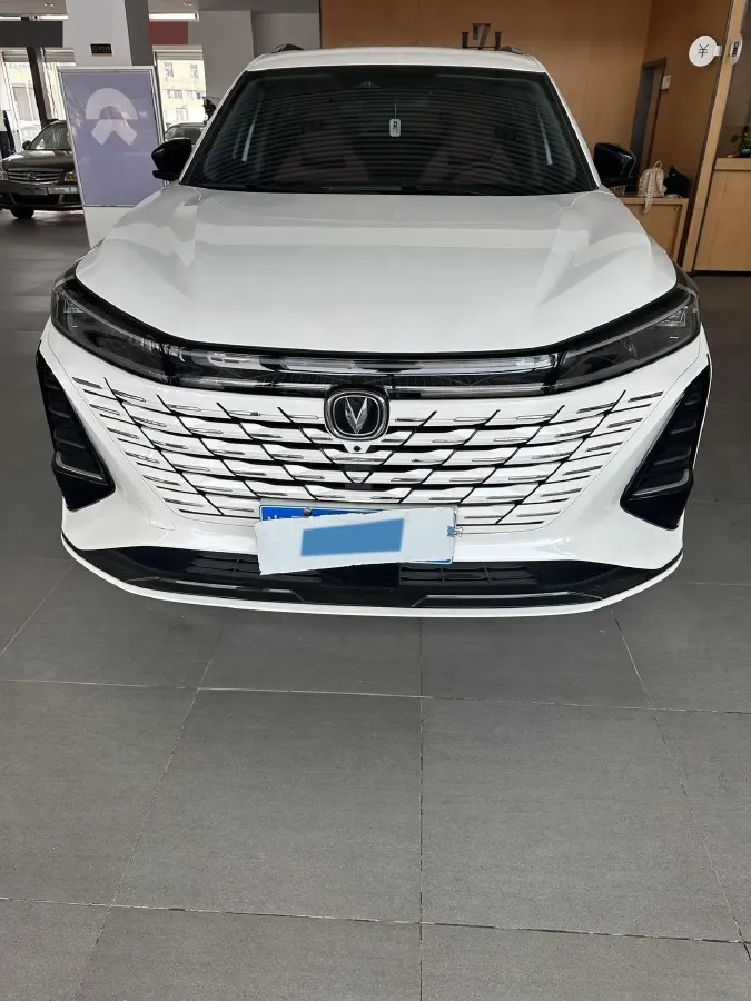 2023 ChangAn CS75 Plus 2.0T 233HP L4 8AT,autocango,china used car exporter,china ev exporter,chinese used car exporter,chinese used ev exporter