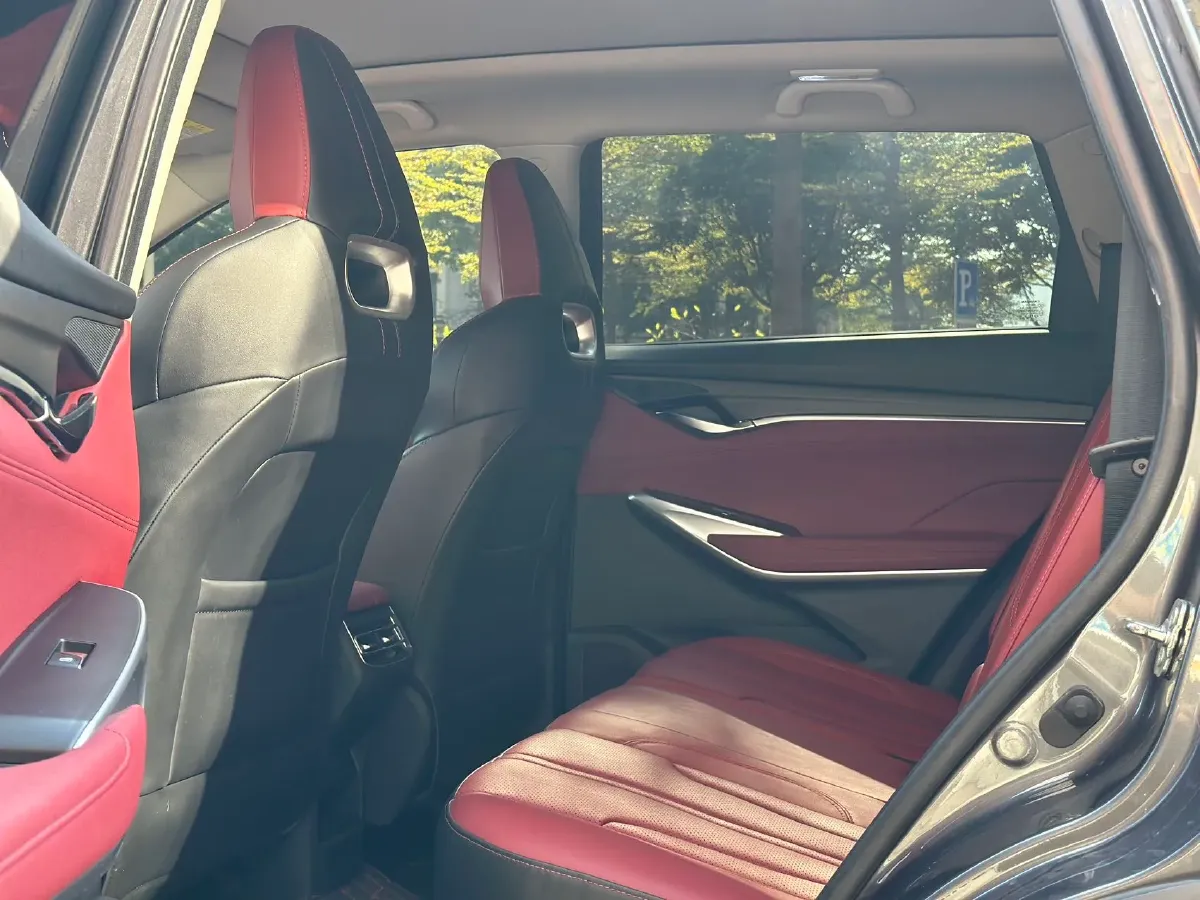 2020 ChangAn CS75 Plus 2.0T 233HP L4 8AT,autocango,china used car exporter,china ev exporter,chinese used car exporter,chinese used ev exporter