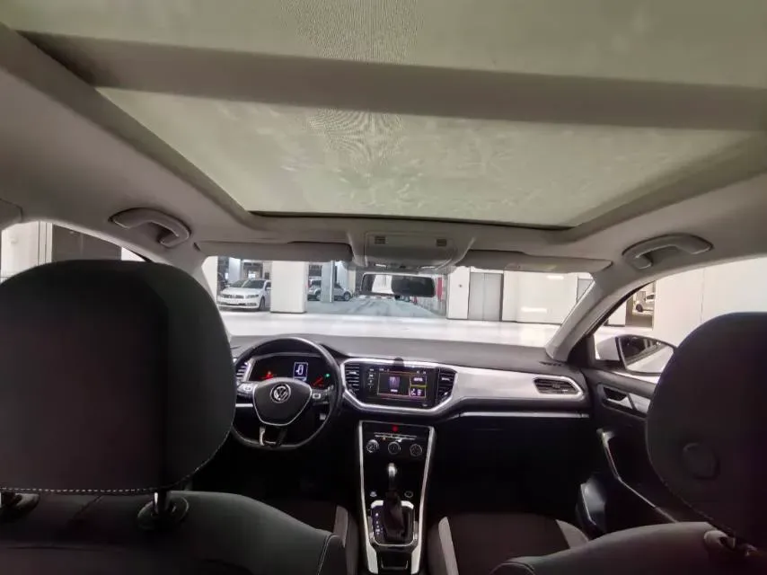 2022 Volkswagen T-Roc 1.4T 150HP L4 7DCT,autocango,china used car exporter,china ev exporter,chinese used car exporter,chinese used ev exporter