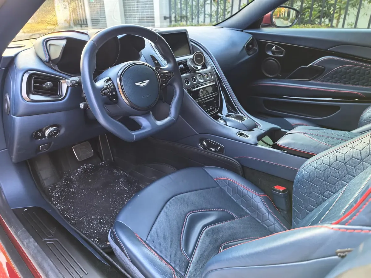 2019 Aston Martin DBS 5.2T 725HP V12 8AT,autocango,china used car exporter,china ev exporter,chinese used car exporter,chinese used ev exporter