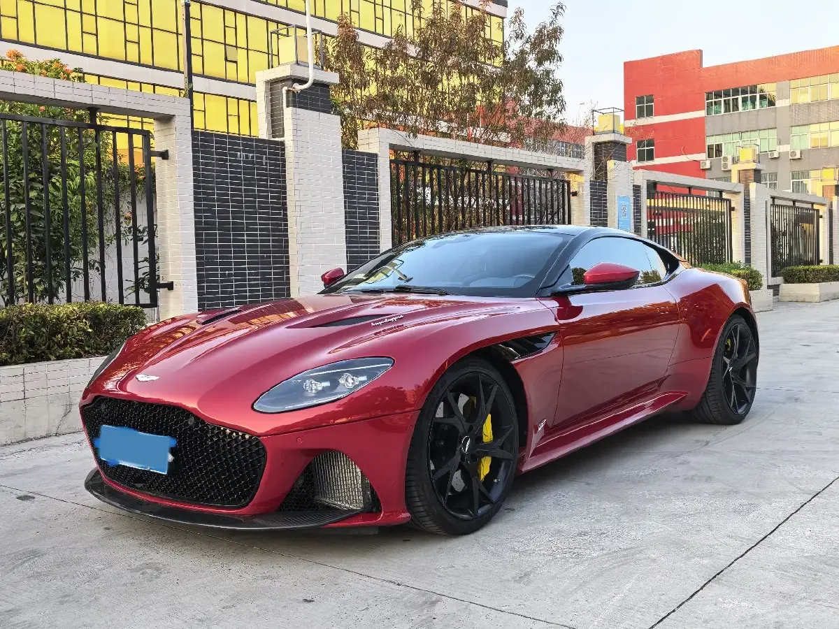 2019 Aston Martin DBS 5.2T 725HP V12 8AT