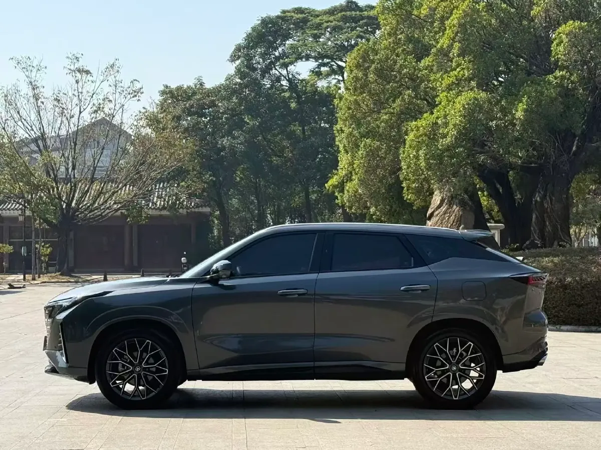 2025 ChangAn UNI-Z 1.5T 188HP L4 7DCT,autocango,china used car exporter,china ev exporter,chinese used car exporter,chinese used ev exporter