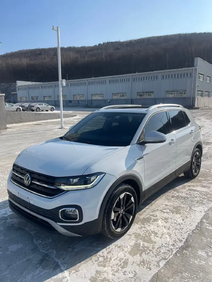2021 Volkswagen Tacqua 1.2T 116HP L4 7DCT