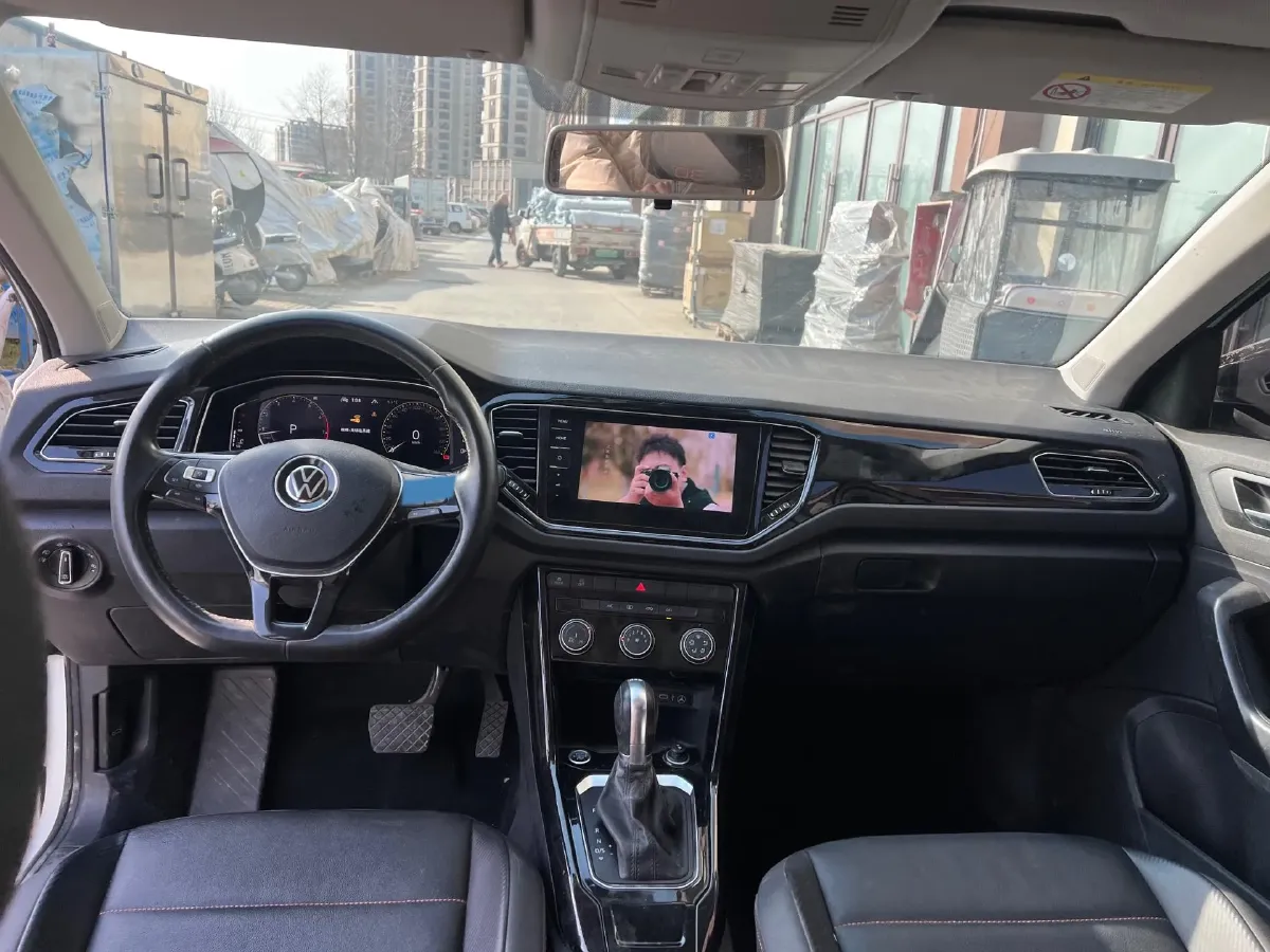 2021 Volkswagen T-Roc 1.4T 150HP L4 7DCT,autocango,china used car exporter,china ev exporter,chinese used car exporter,chinese used ev exporter