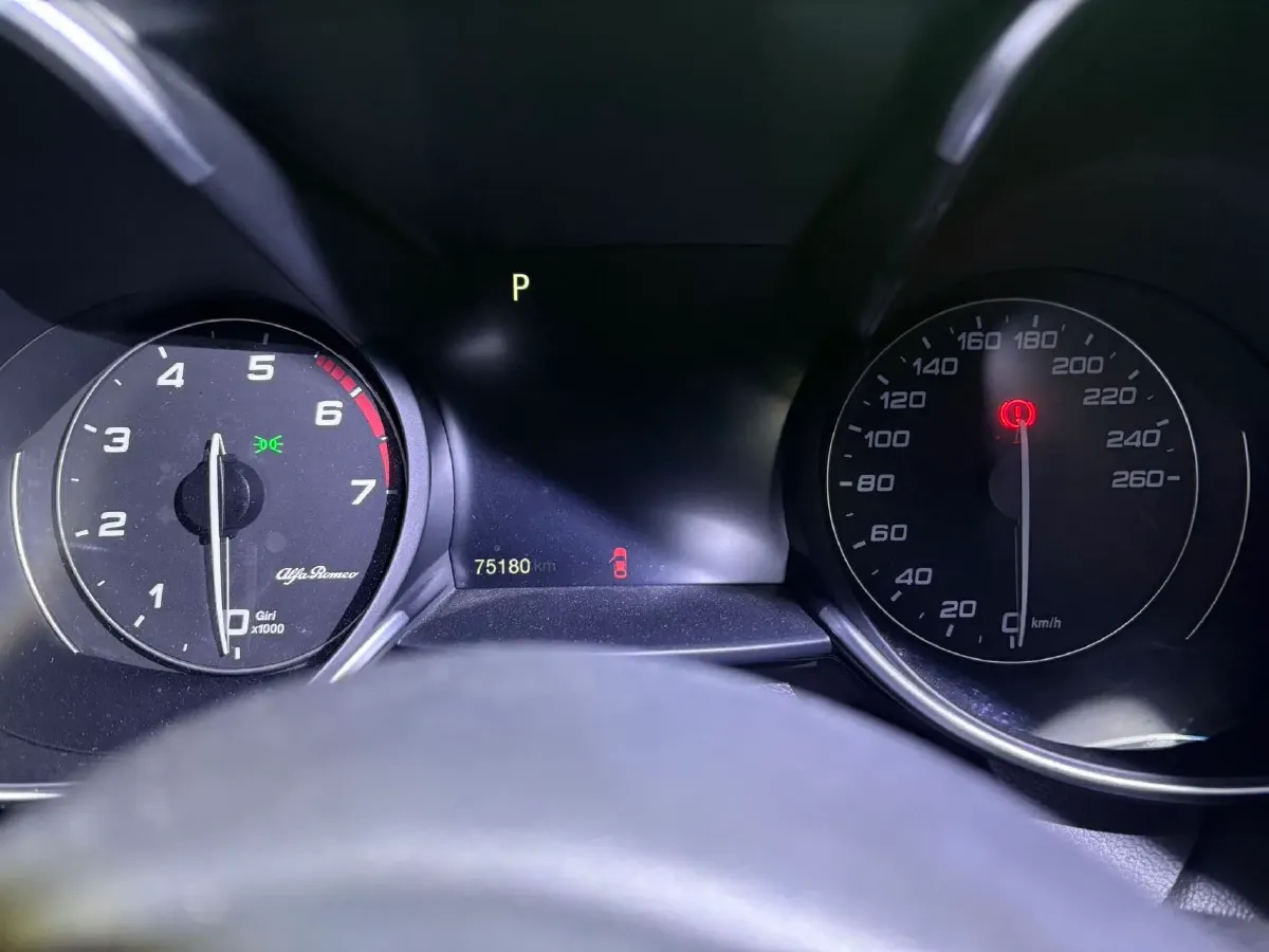 2017 Ford Mustang 2.3T 314HP L4 6AT,autocango,china used car exporter,china ev exporter,chinese used car exporter,chinese used ev exporter