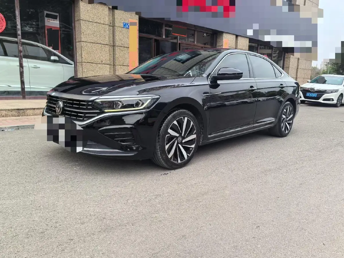 2023 Volkswagen Passat 2.0T 220HP L4 7DCT