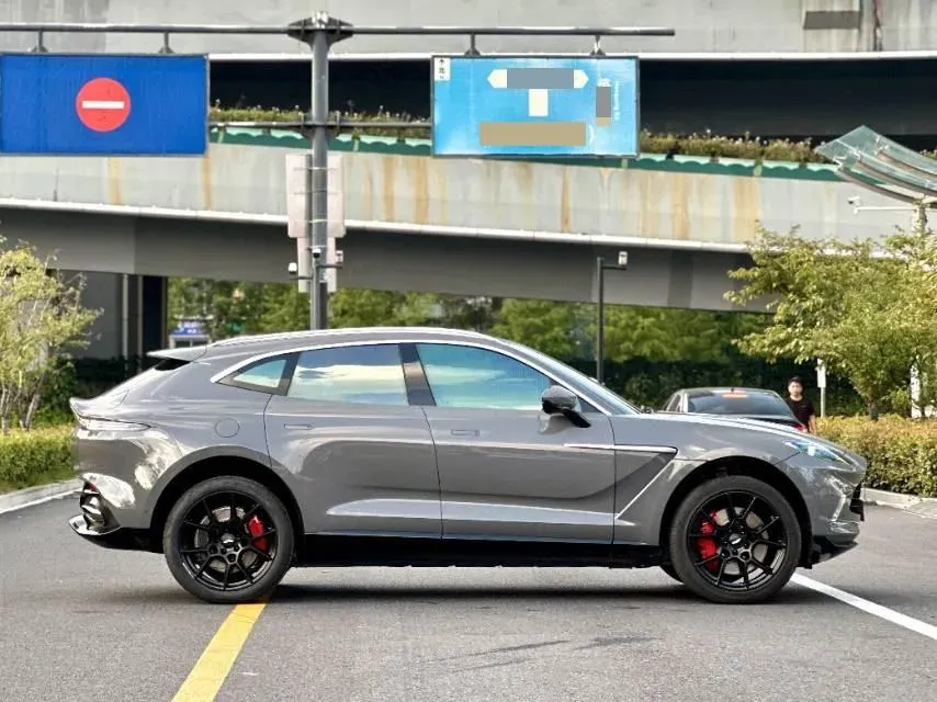 2022 Aston Martin DBX 3.0T 435HP L6 9AT,autocango,china used car exporter,china ev exporter,chinese used car exporter,chinese used ev exporter