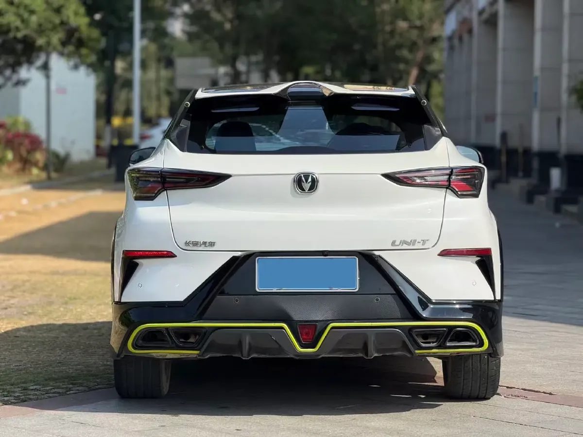 2021 ChangAn UNI-T 1.5T 180HP L4 7DCT,autocango,china used car exporter,china ev exporter,chinese used car exporter,chinese used ev exporter