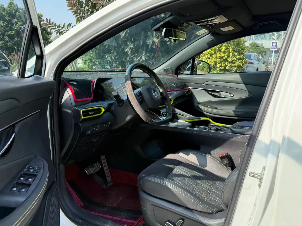 2021 ChangAn UNI-T 1.5T 180HP L4 7DCT,autocango,china used car exporter,china ev exporter,chinese used car exporter,chinese used ev exporter