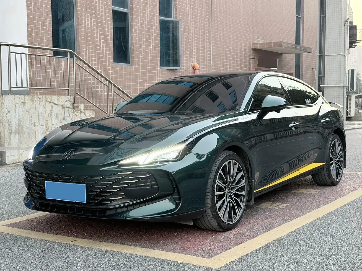 2023 MG 7 2.0T 261HP L4 9AT